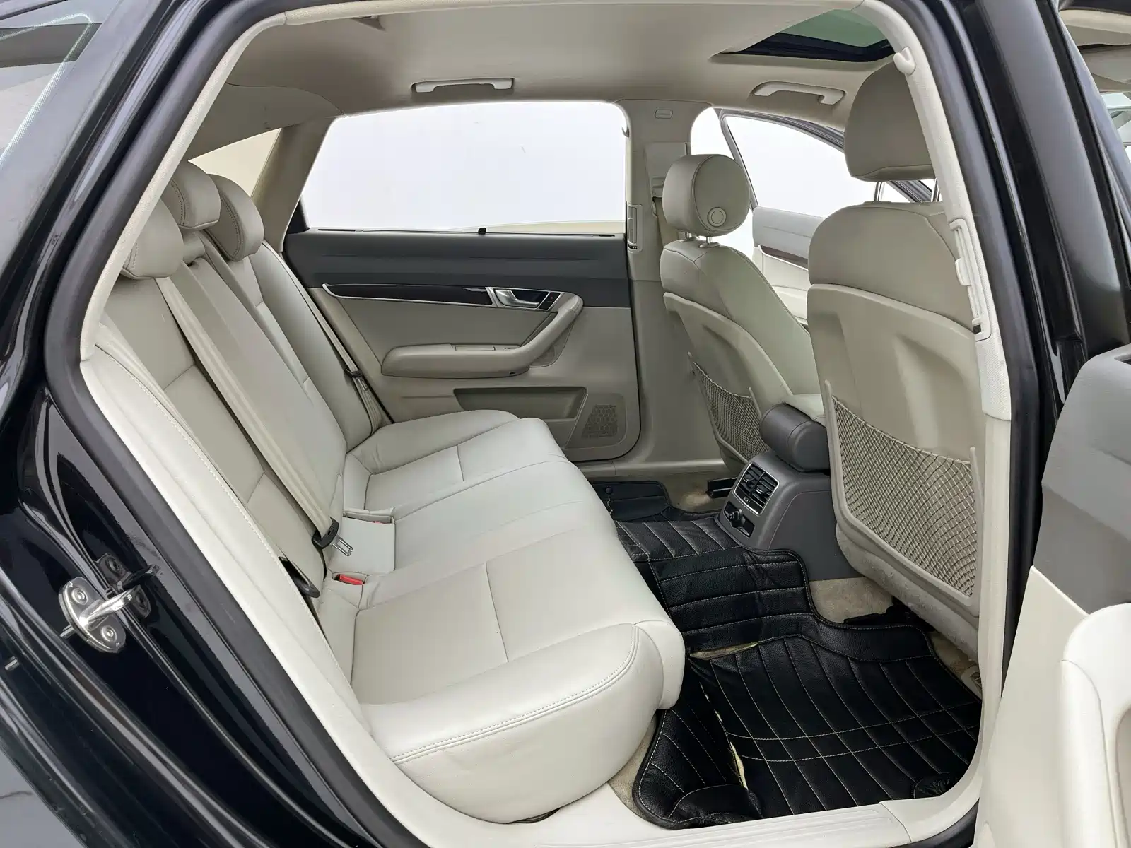 Фото 18 - Audi A6L