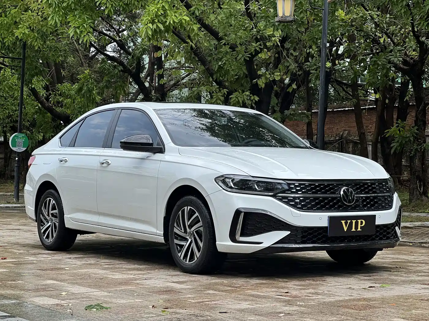 Volkswagen Lavida 2024 Model 300TSI DSG Starlight Leading Edition фото 3