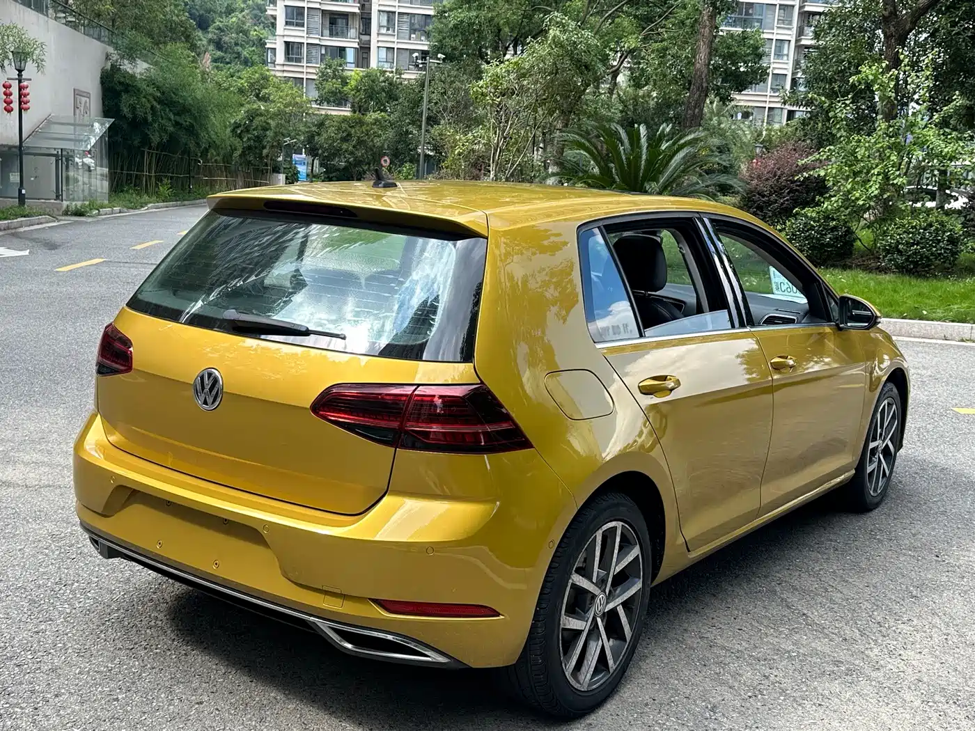 Photo 4 - Volkswagen Golf
