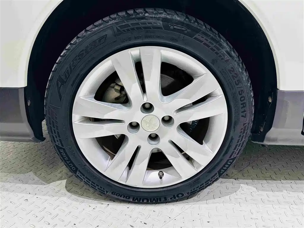 Peugeot 3008 2017 2016 1.6THP Automatic Classic Edition