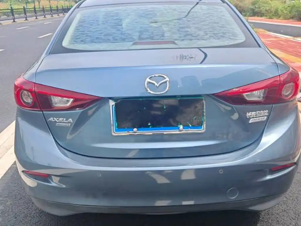 صورة 3 - Mazda Mazda 3