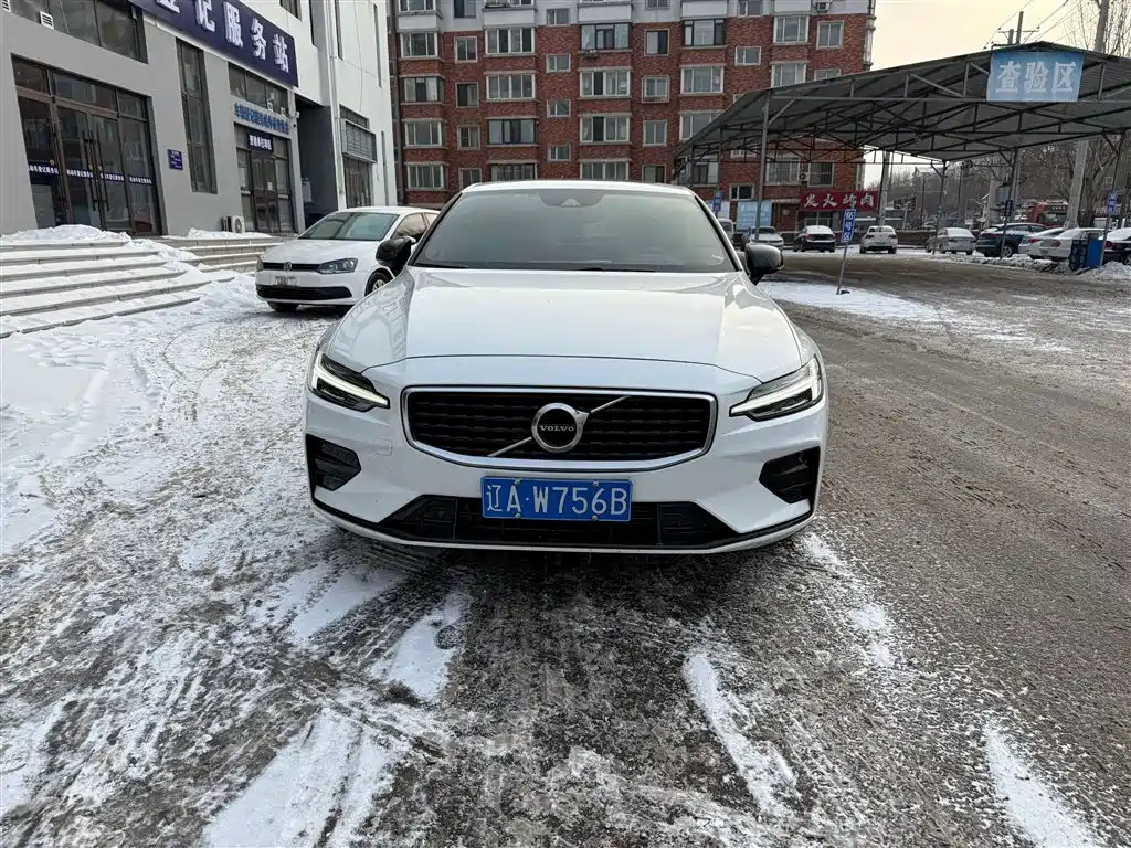 VOLVO S60