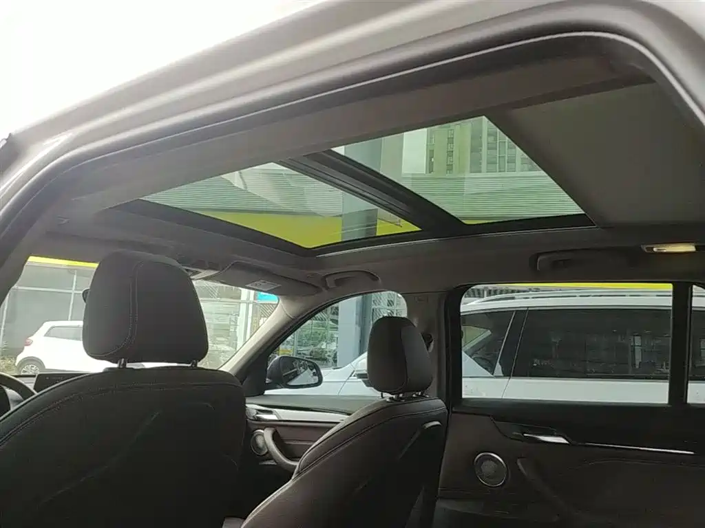 BMW X1 2021 Facelift sDrive20Li Fashion фото 18