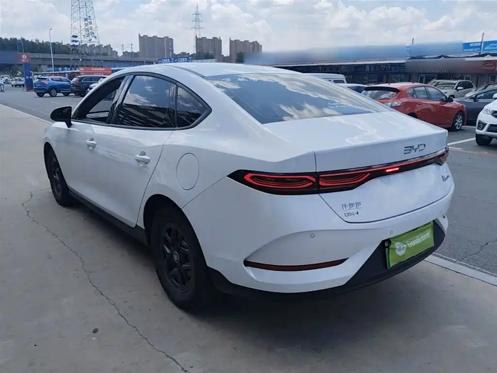 BYD Qin PLUS 2025 DM-i Smart Drive 55KM Leader фото 5