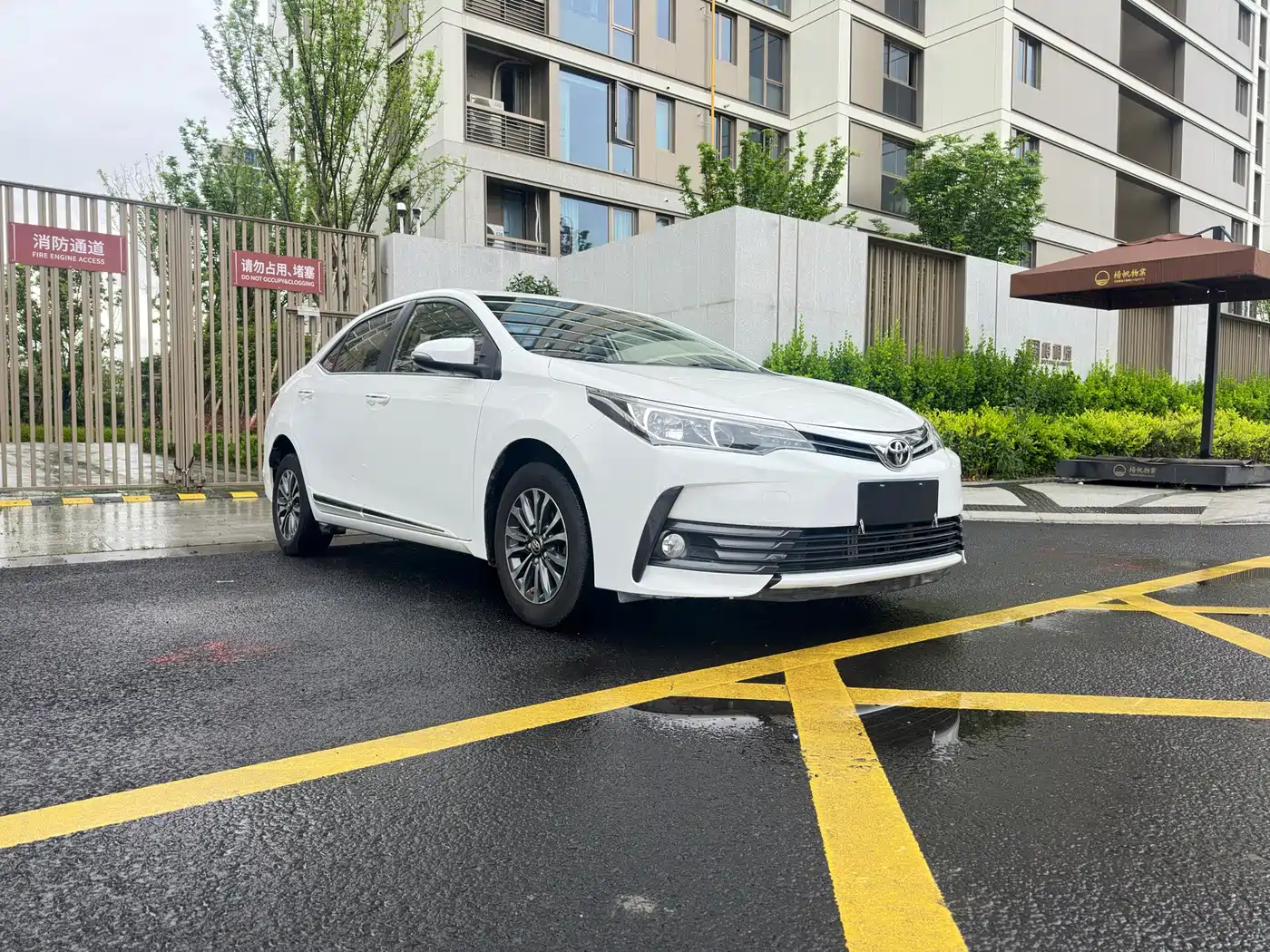 Toyota Corolla 2017 Facelift 1.2T S-CVT GL-i фото 3