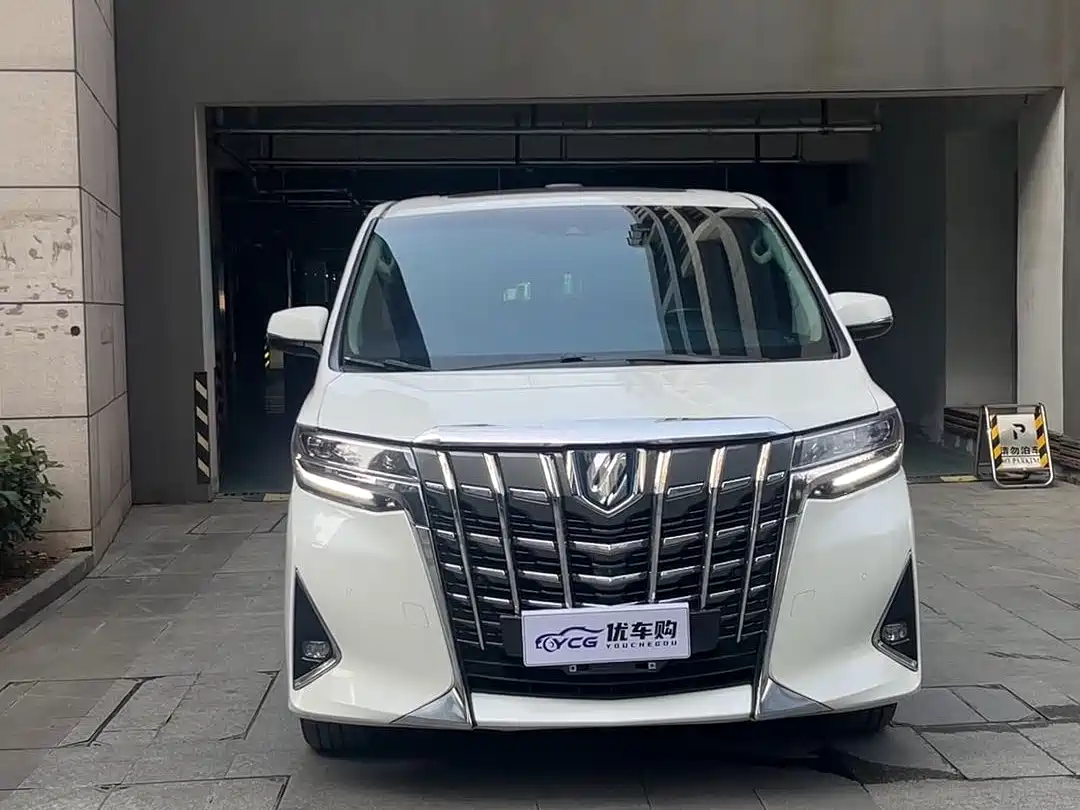 Toyota Alphard 2021 Hybrid 2.5L Premium фото 2