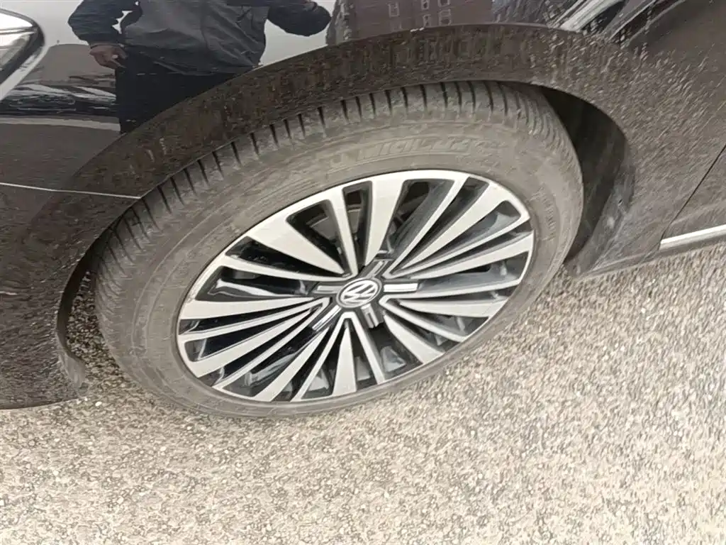 Volkswagen Passat 2019 330TSI Luxury Edition China VI фото 22