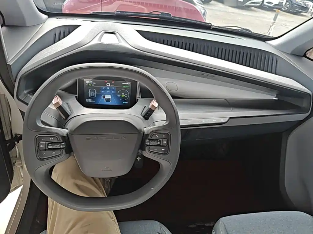 Фото 10 - Baojun E200
