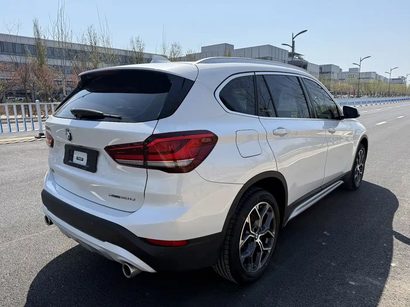 BMW X1 2022 sDrive20Li Fashion фото 9