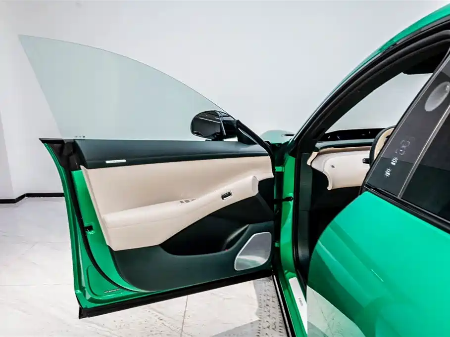 Xiaomi Auto Xiaomi YU7 2025 Extended Range RWD Edition фото 8