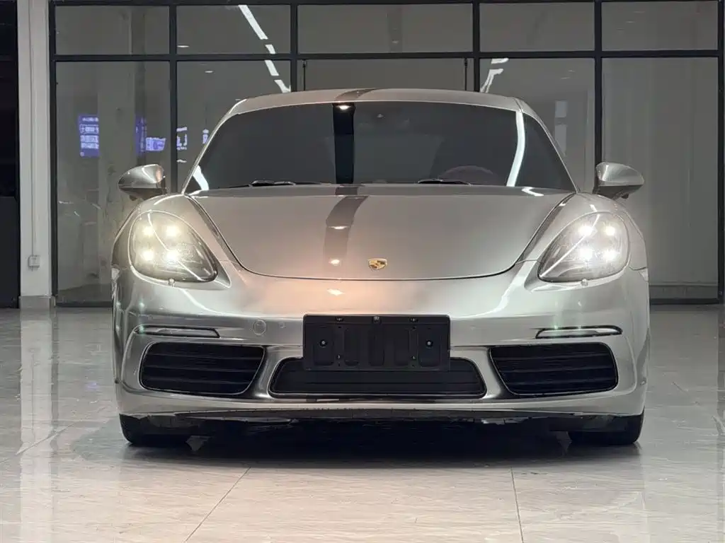 Porsche 718 2018 Cayman 2.0T фото 3