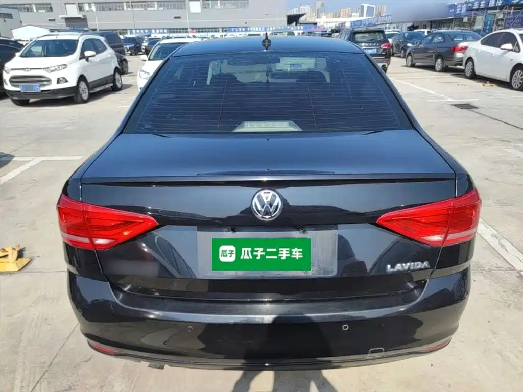 Volkswagen Lavida 2015 1.6L Automatic Trend Edition фото 6