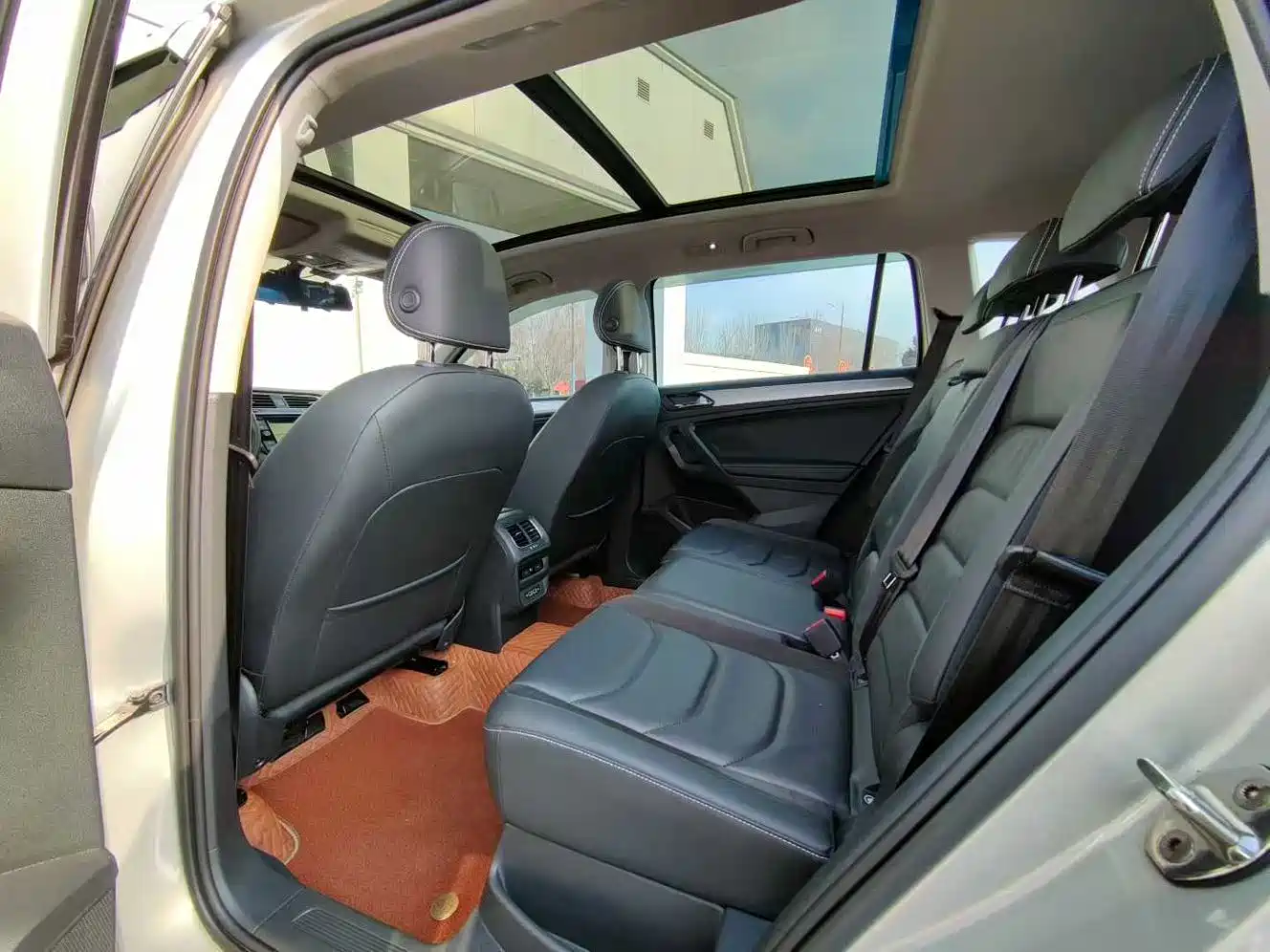 Volkswagen Tiguan L 2019 330TSI Automatic 2WD Panorama Comfort Edition China VI фото 6