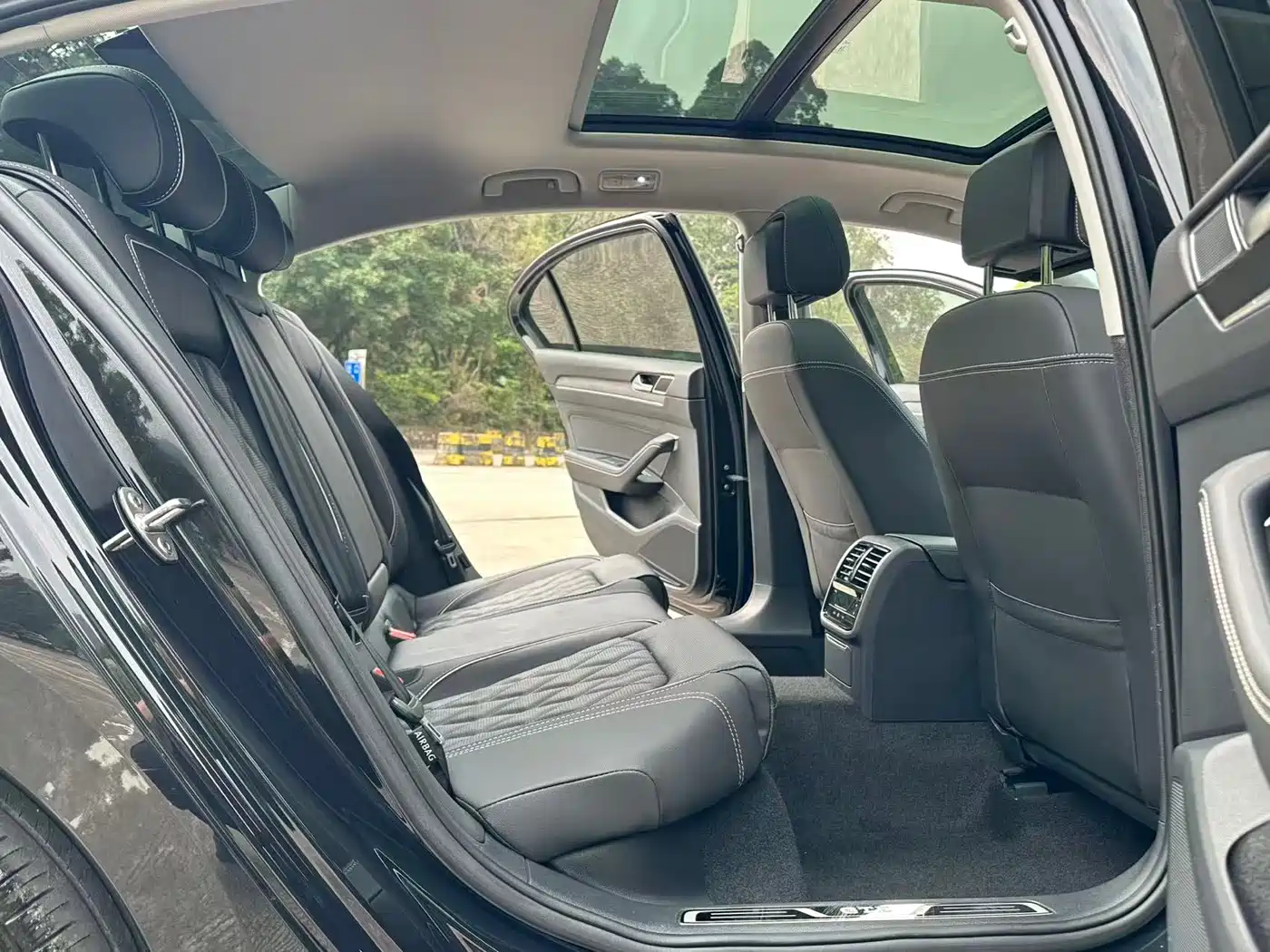 VOLKSWAGEN MAGOTAN GTE PLUG IN HYBRID