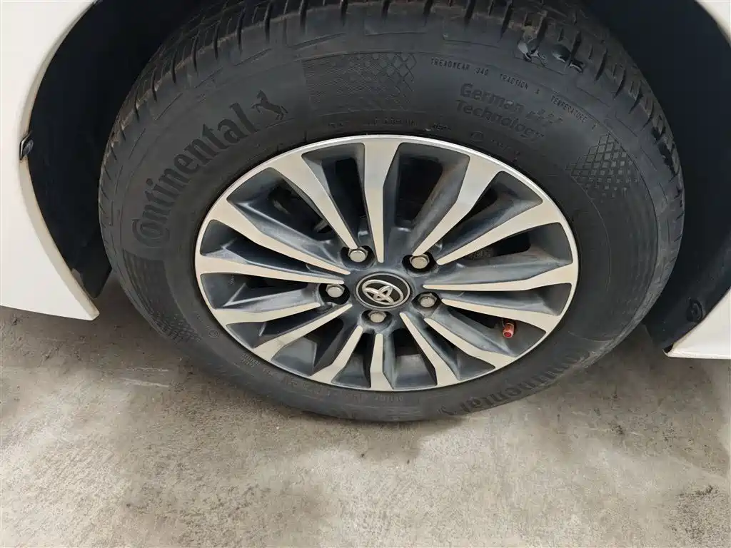 Toyota Corolla 2017 Facelift 1.2T S-CVT GL-i фото 23