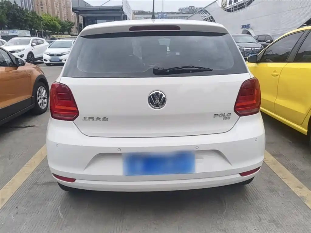 Volkswagen Polo 2016 1.6L Automatic Comfort фото 6