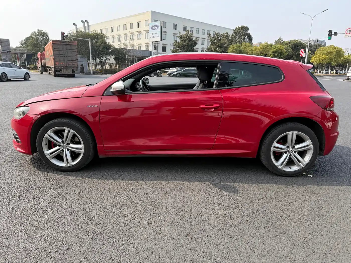Volkswagen Scirocco 2011 2.0TSI Luxury фото 4