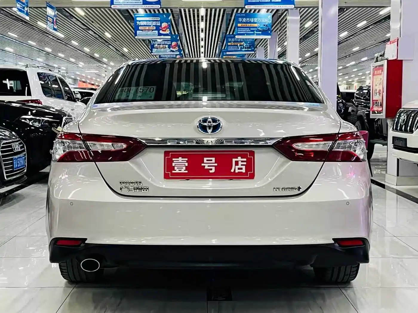 Toyota Camry 2018 Hybrid 2.5HG Luxury Edition фото 5