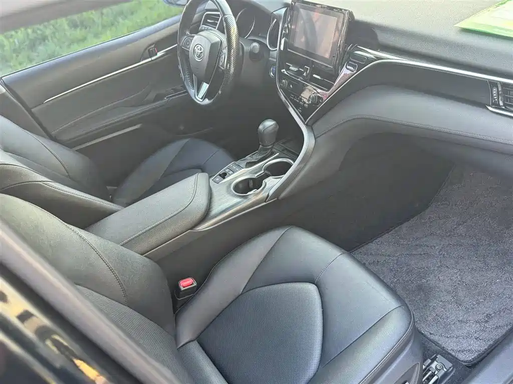 Toyota Camry 2021 Hybrid 2.5HGVP Leading Edition фото 8