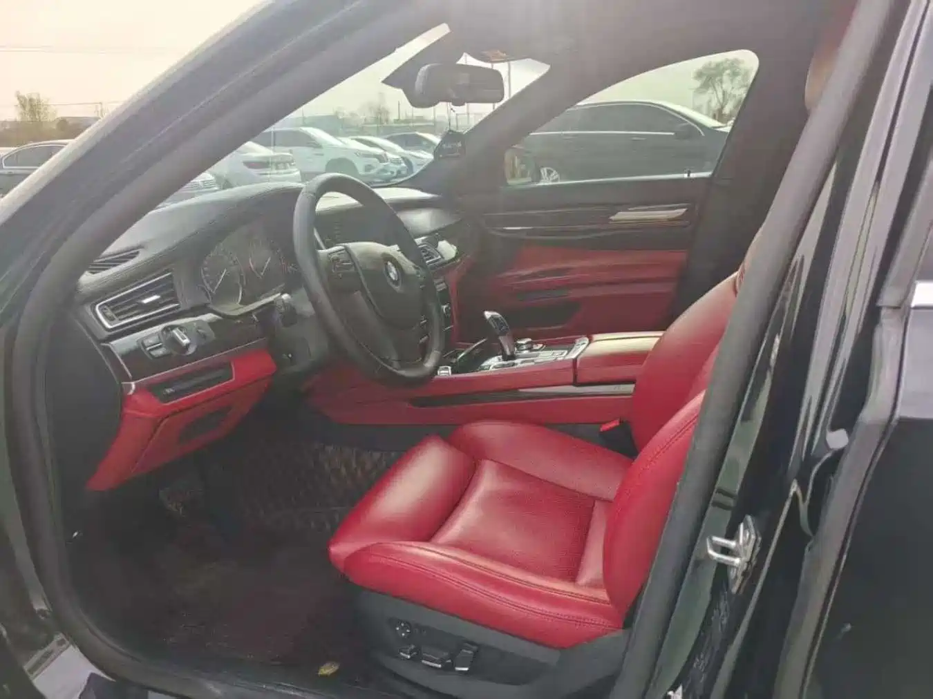 BMW 7 Series 2010 750Li фото 4
