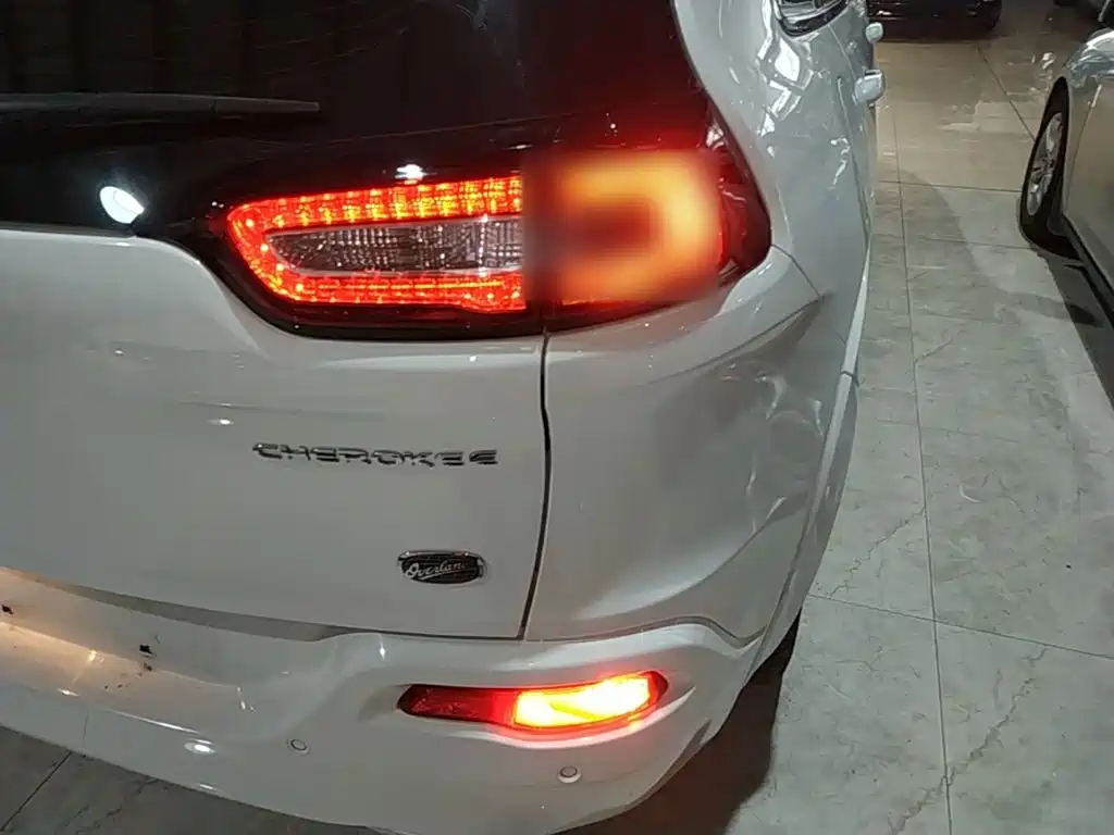 Jeep Cherokee 2018 2017 2.4L Professional Smart Edition