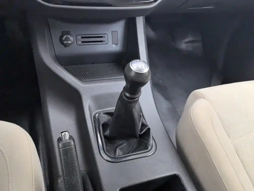 Dongfeng Fengxing Lingzhi 2022 2022 M5 1.6L Utility 5-seater