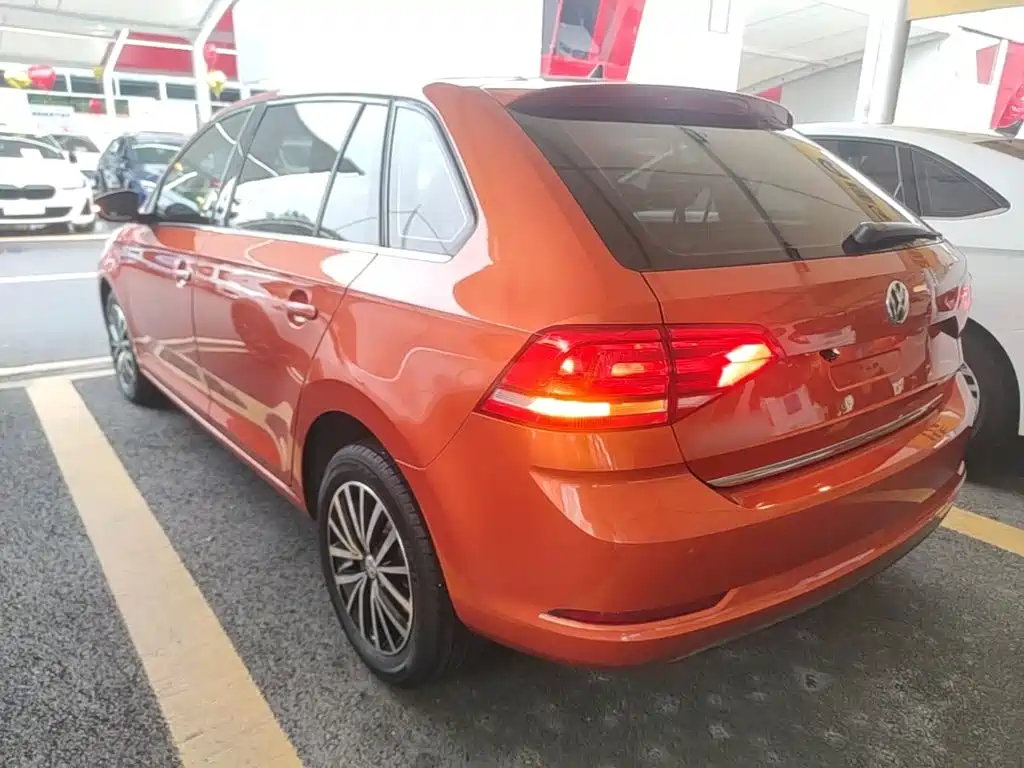 Photo 5 - Volkswagen Santana