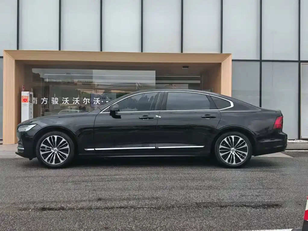Фото 5 - Volvo S90