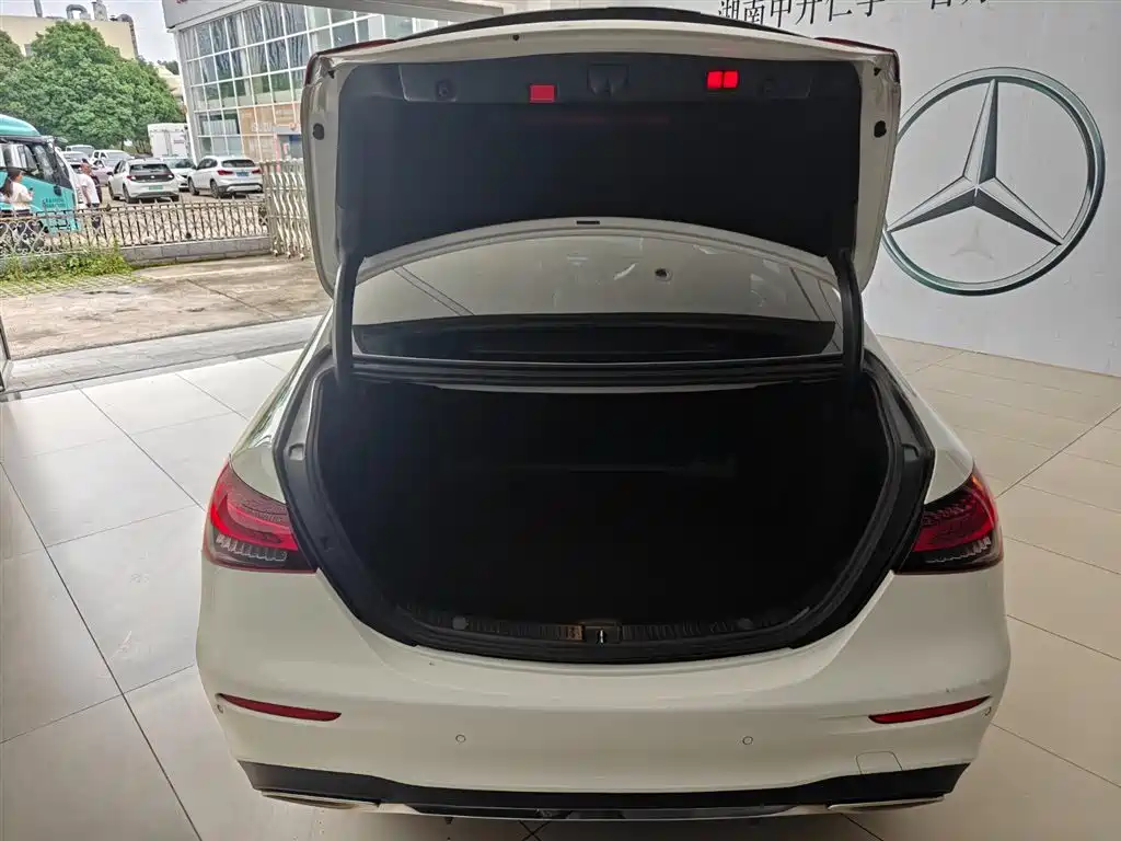 Mercedes-Benz E-Class 2022 E 300 L Sport Fashion фото 13