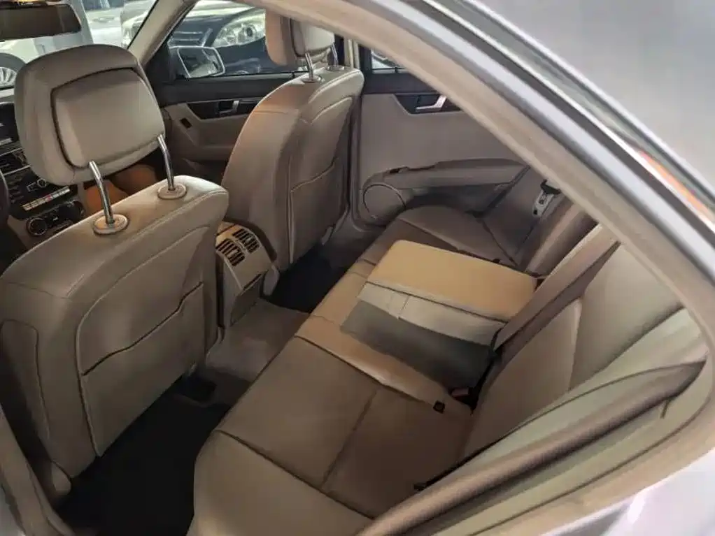 Фото 4 - Mercedes-Benz C-Class