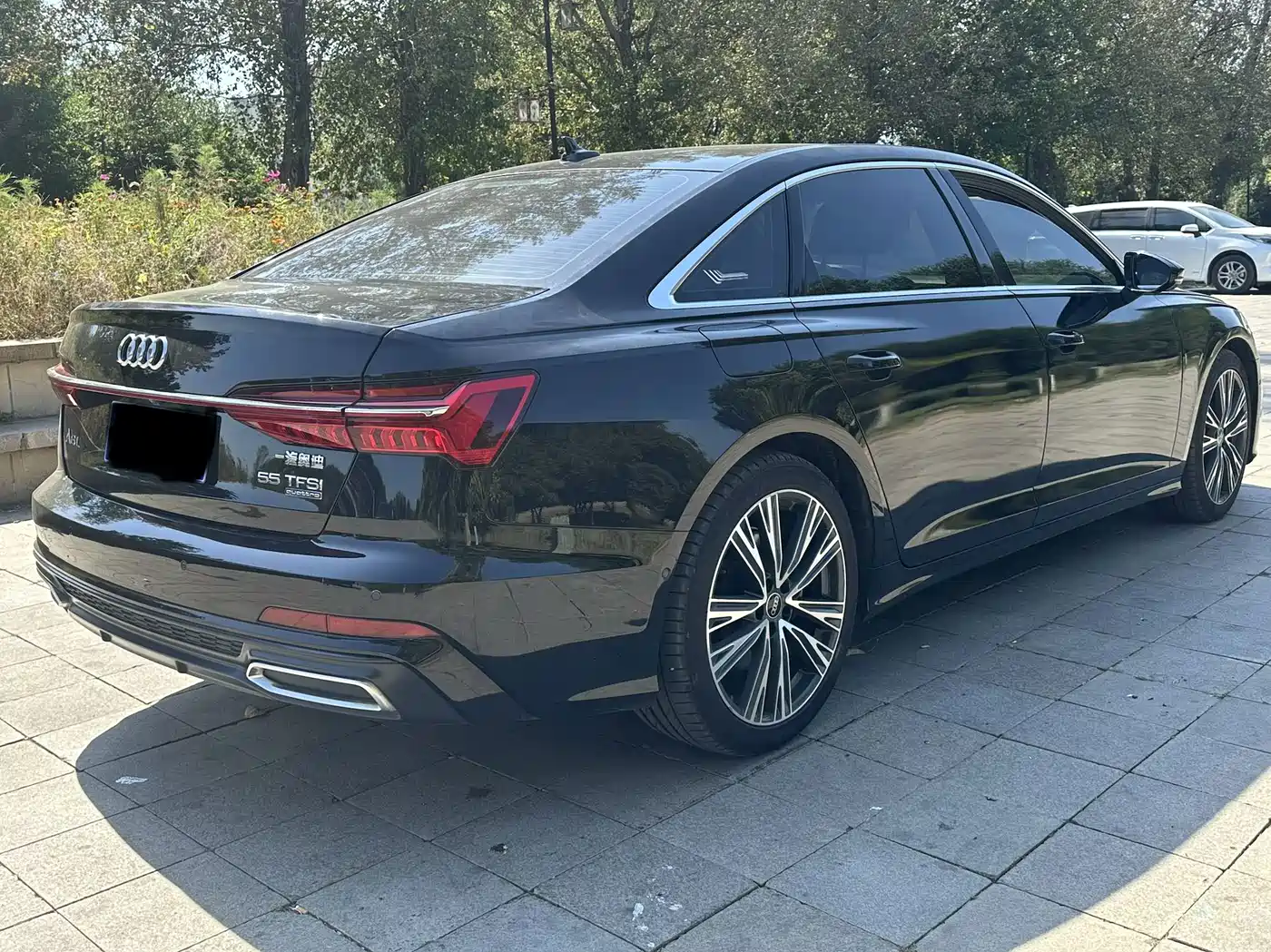 Фото 9 - Audi A6L