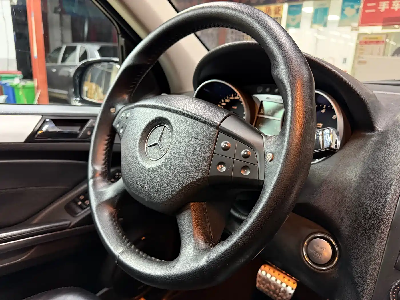 Mercedes-Benz M-Class AMG 2007 AMG ML 63 фото 16