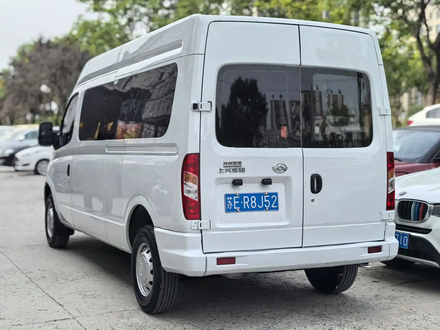SAIC Maxus Xintu V80 2025 PRO Aoyun 2.0T Manual Long Wheelbase High Roof 6/7/8/9-Seater фото 13