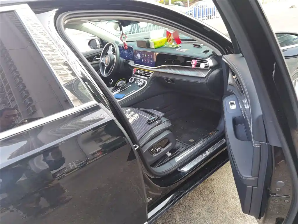 Hongqi H9 2022 2.0T Smart Connect Flag Joy Edition фото 20