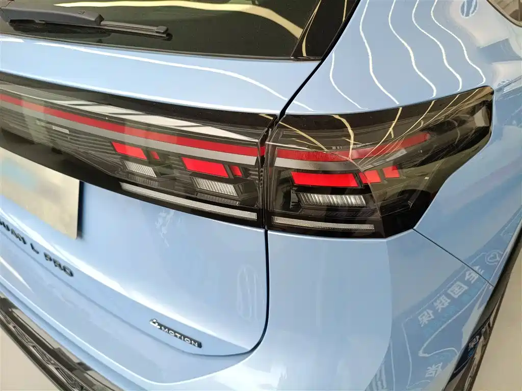 Volkswagen Tiguan L 2024 PRO 380TSI 4WD R-Line Premium Edition фото 8