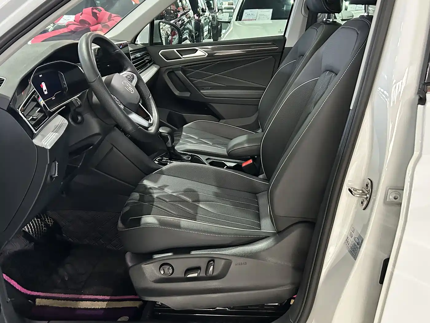 Volkswagen Tiguan L 2023 300TSI Automatic 2WD Smart Enjoyment Edition фото 7