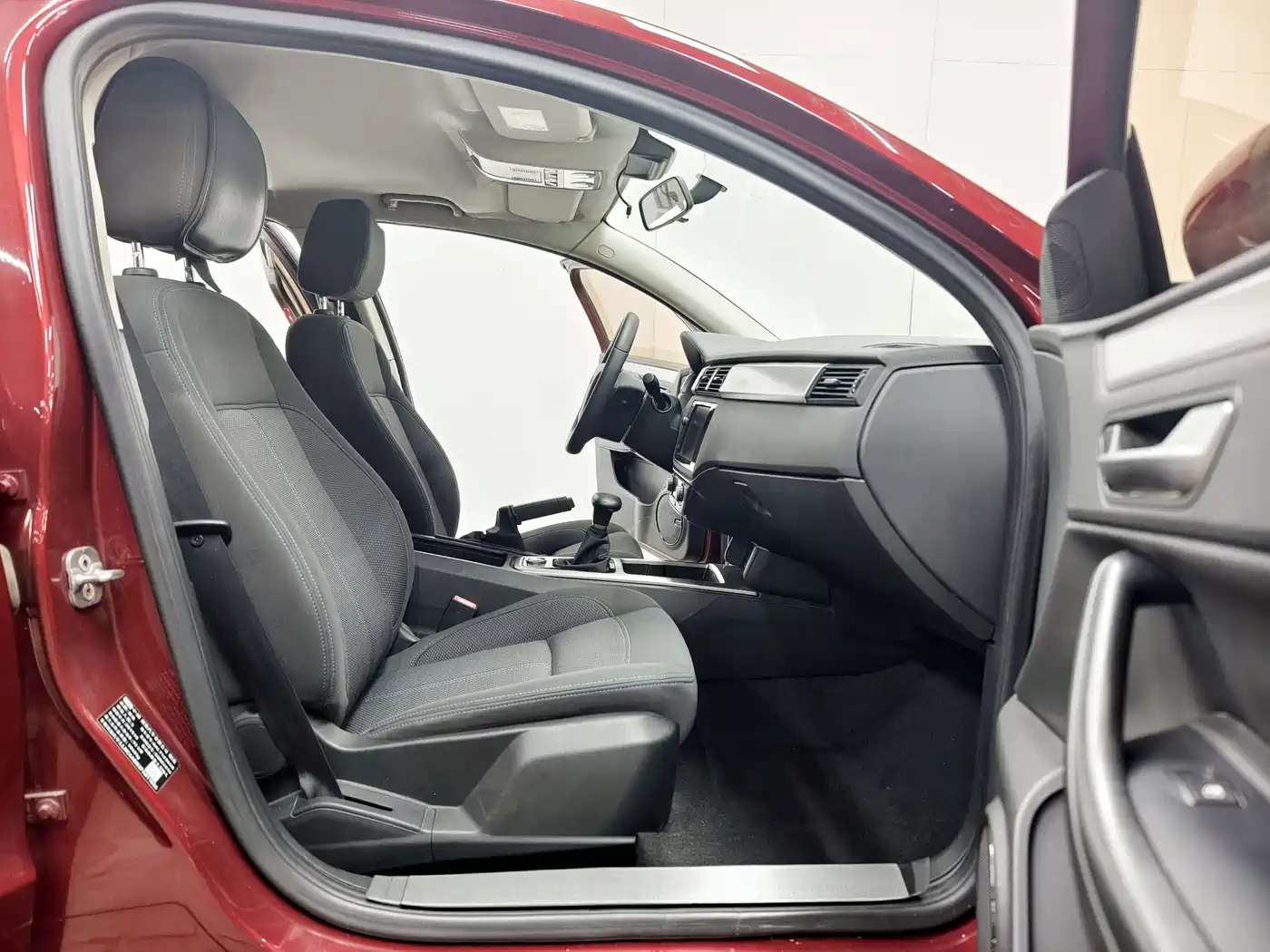 Qoros 3 2016 2016 Hatchback 1.6L Automatic Zhineng