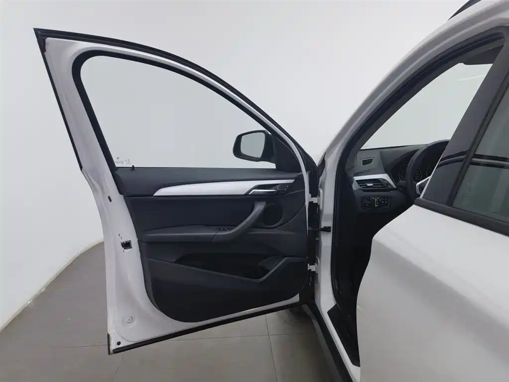 BMW X1 2018 sDrive18Li Fashion Model фото 8