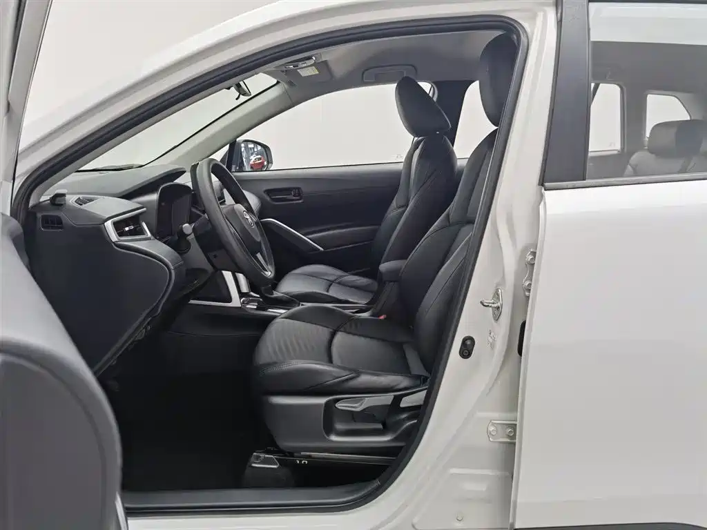 Toyota Frontlander 2022 2.0L CVT Elite фото 10