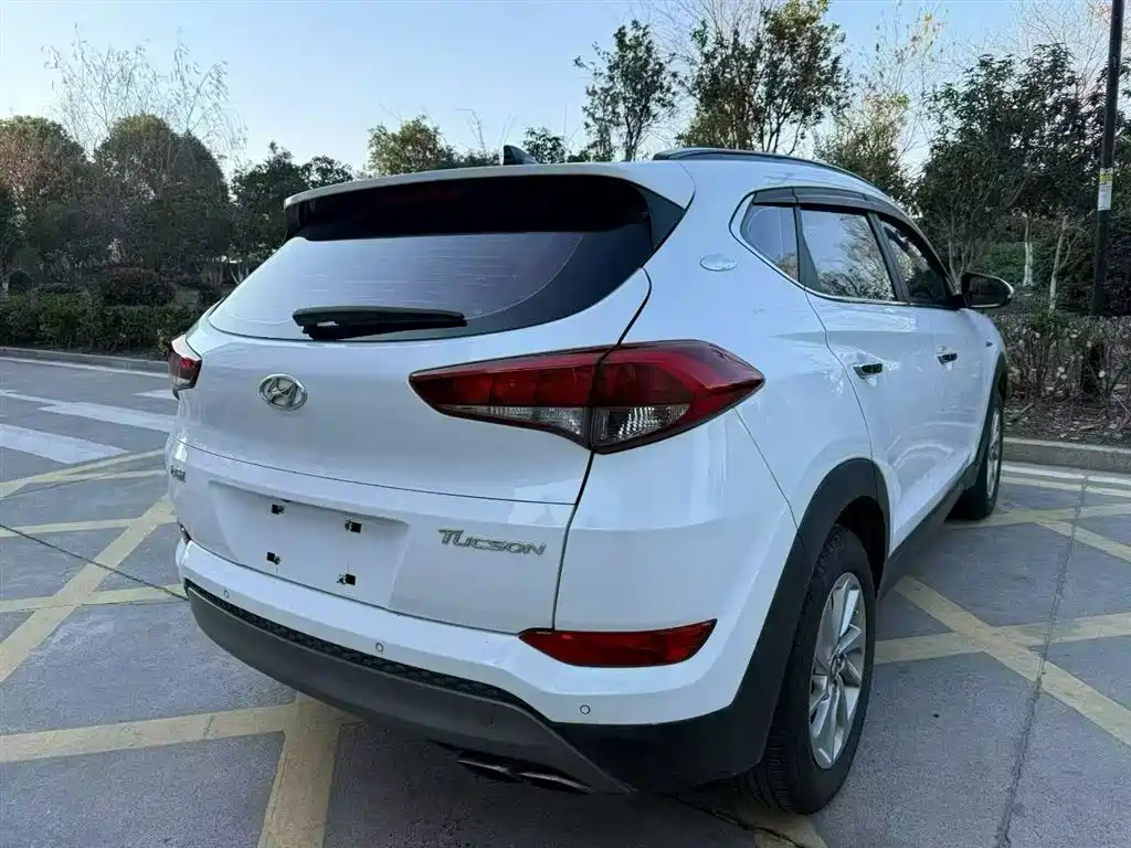 Hyundai Tucson 2018 1.6T DCT 2WD 15th Anniversary Special Edition фото 15