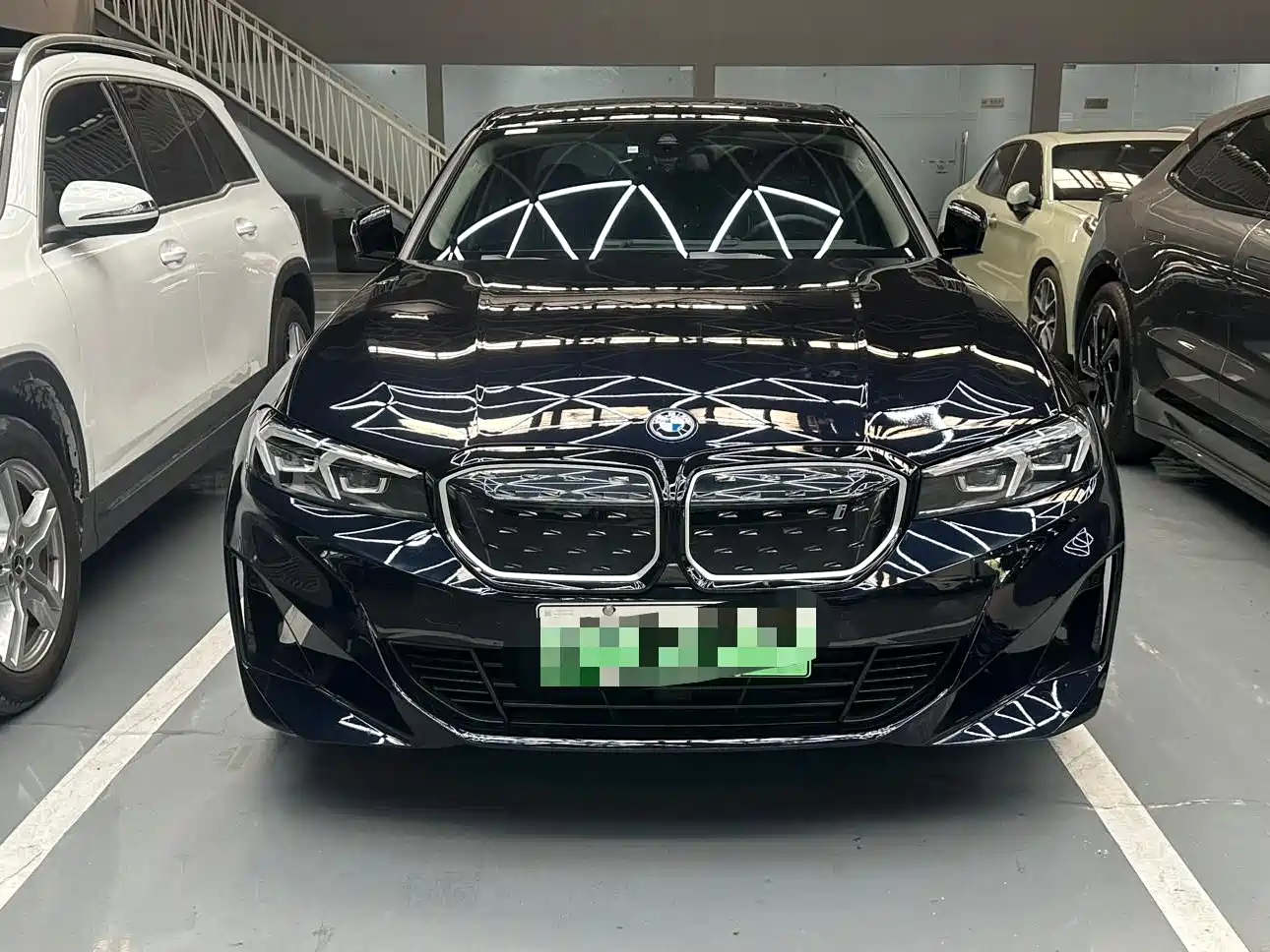 BMW i3 2023 eDrive 40 L Shadow Night Sport Package фото 3