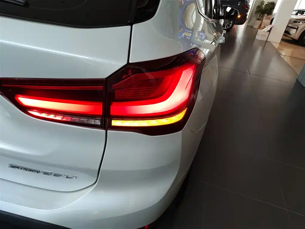 BMW X1 2021 sDrive25Li Leading фото 8