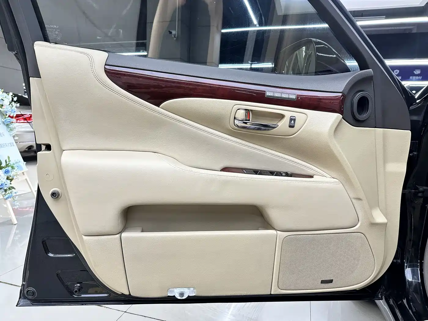 Lexus LS 2006 460L фото 14