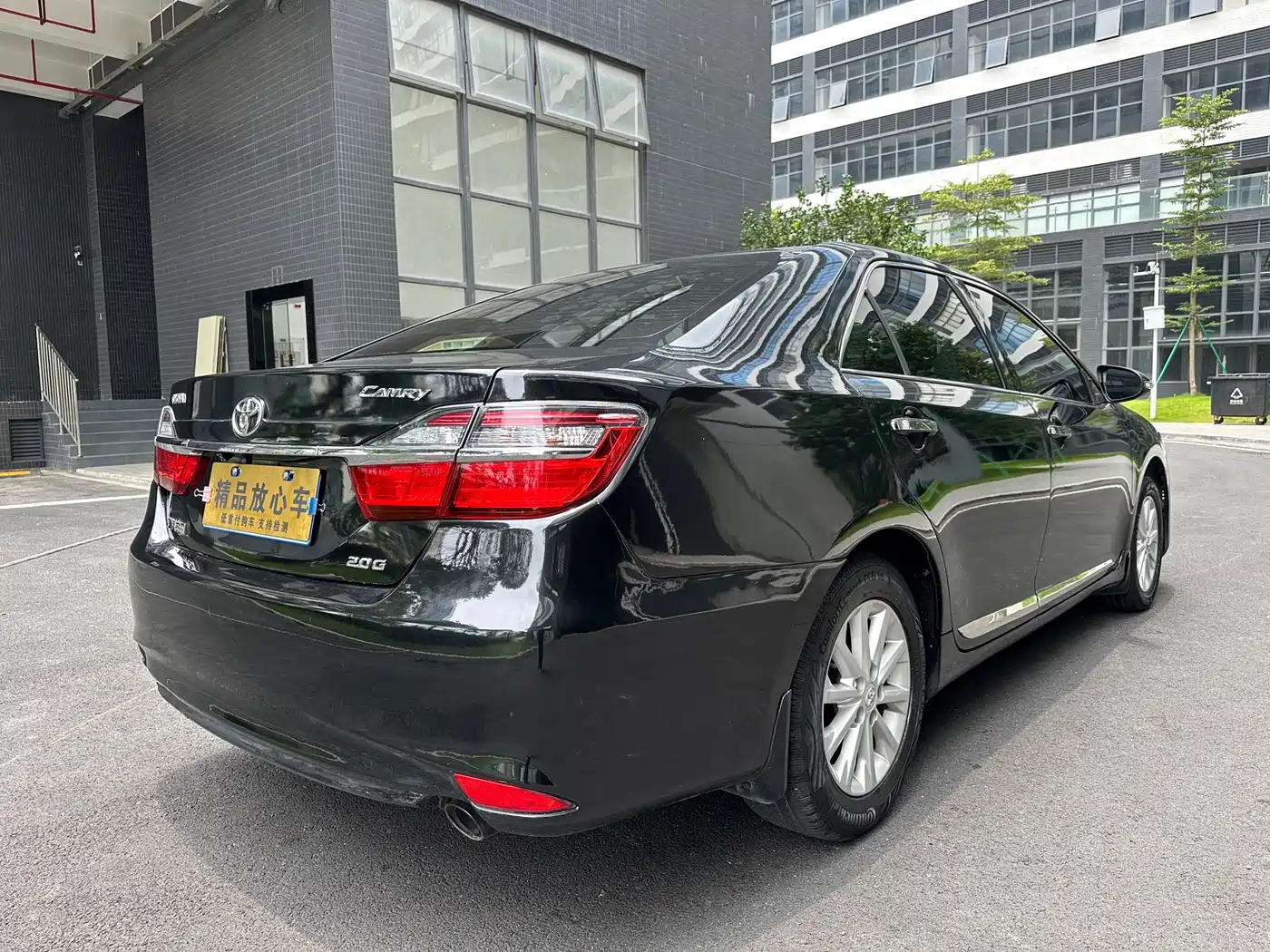 Toyota Camry 2016 2.0G 10th Anniversary Luxury Edition фото 6