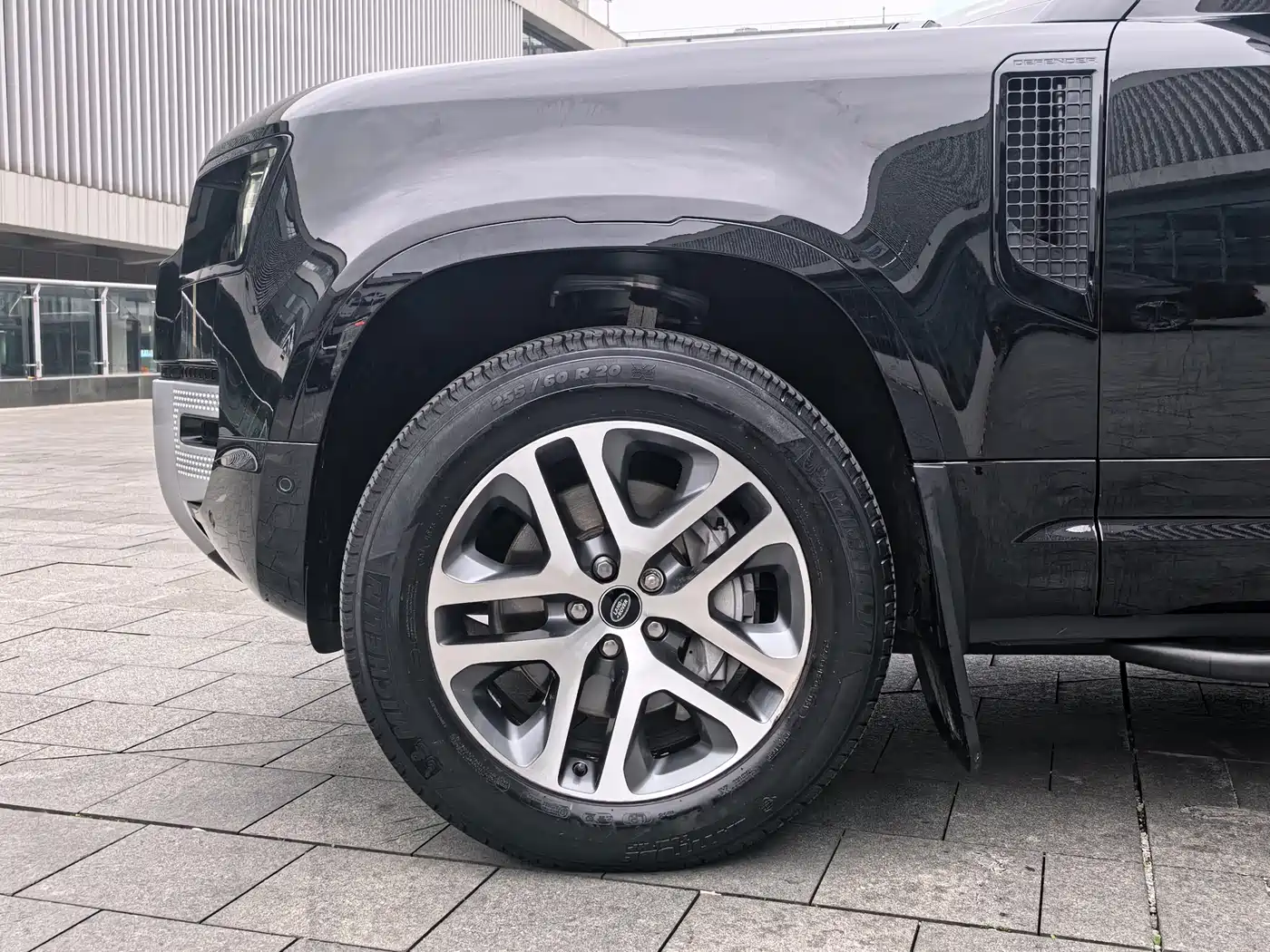 Land Rover Defender 2022 Model 90 3.0T P400 XS фото 8