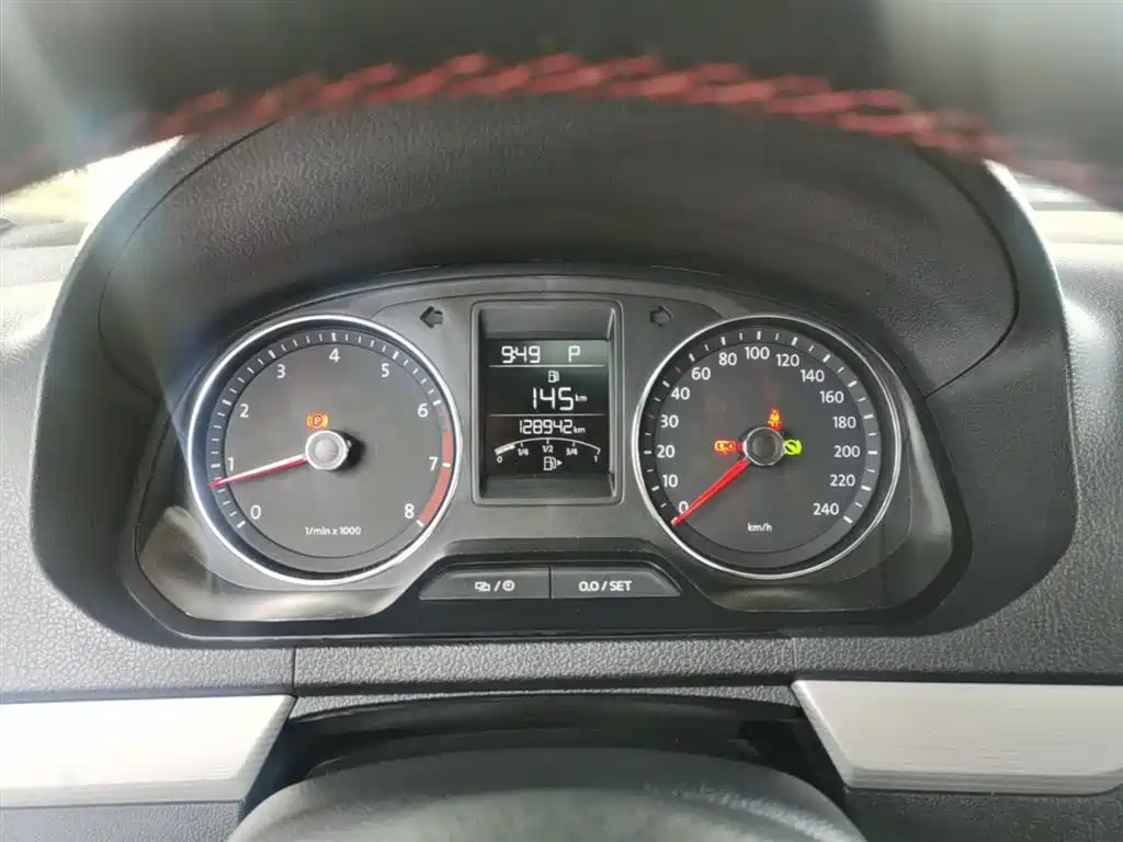 Volkswagen Jetta 2015 1.4TSI Auto Sport фото 12