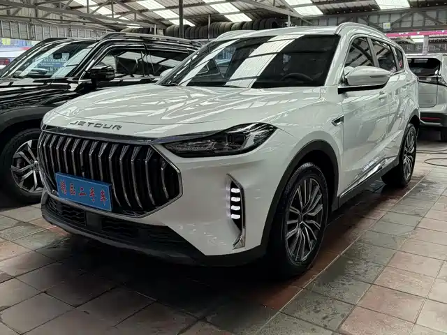 Jetour X70 PLUS 1.5T DCT, Воин, PLUS, 5 мест