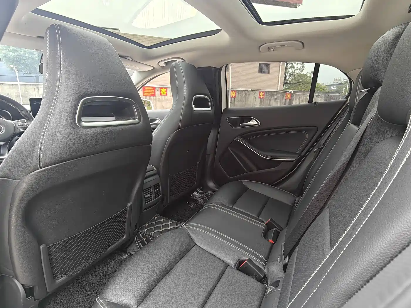 Mercedes-Benz GLA 2017 GLA 200 Dynamic фото 9