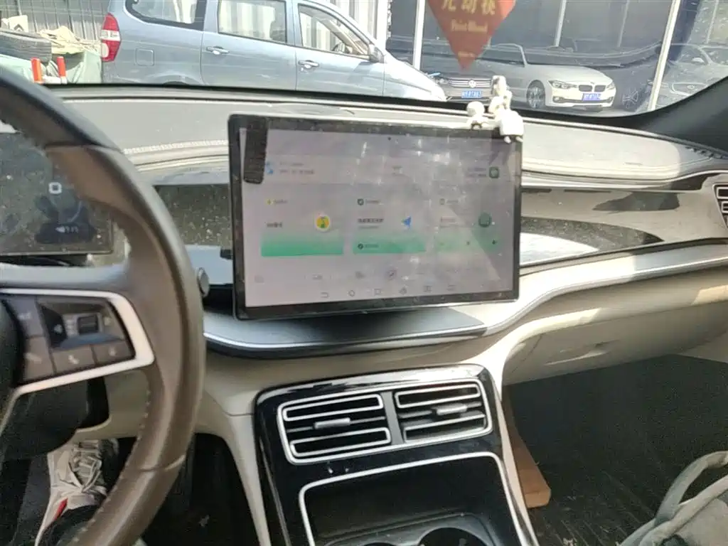 BYD Qin PLUS 2023 Champion Edition DM-i 120KM Excellence фото 13