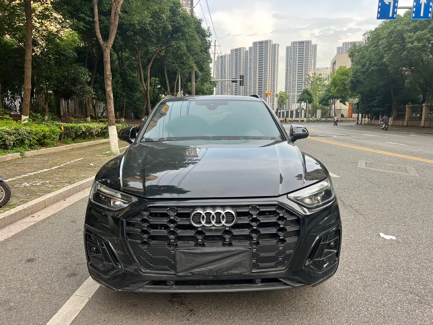 Audi Q5L 2023 45T Luxury Dynamic фото 3